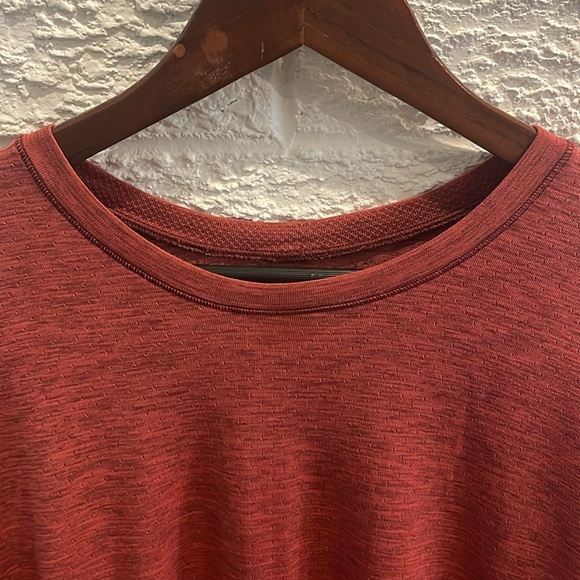 Men’s Lululemon long sleeve - Picture 2 of 6